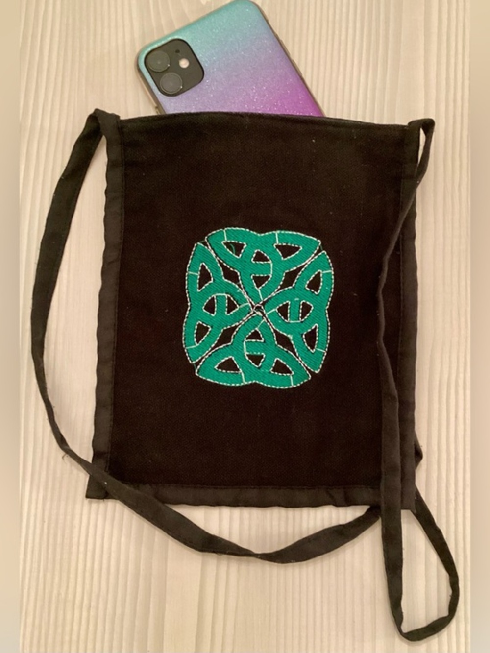 Black Fabric Crossbody Bag Embroidered Green Celtic Knot 6 1/2” X 7 1/2” Zipper